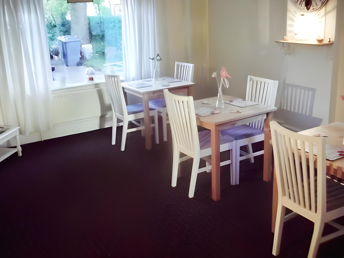 Others, Broad Oaks B and B, Solihull