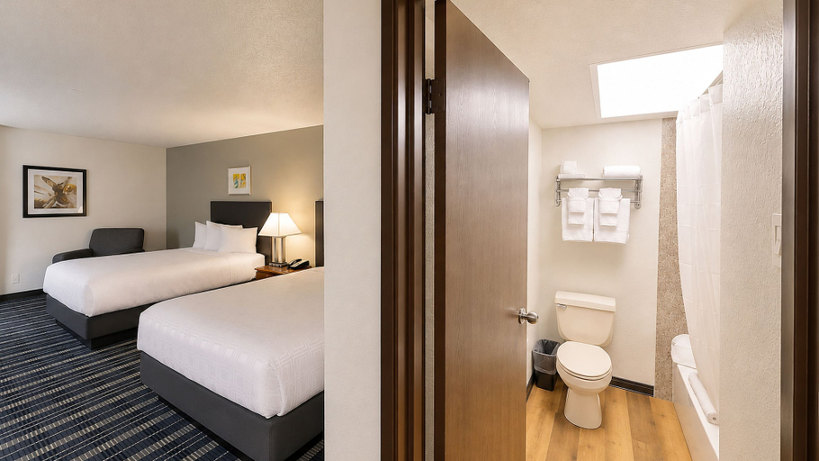Bedroom 3, Atrium Hotel and Suites DFW Airport South, Irving