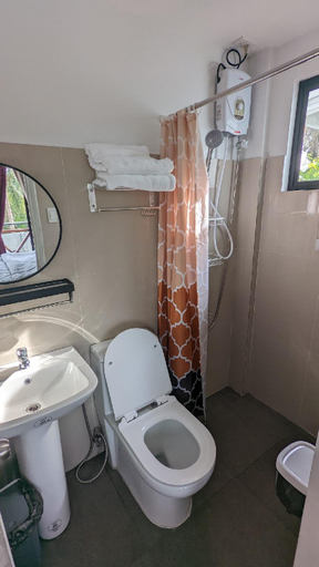 Bathroom 4, Bakawan Hideaway Resort and Restaurant, Tomas Oppus