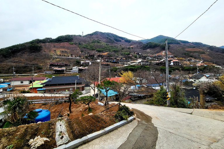 Others 3, Gurye Seomjingang Sunshine Pension, Gurye
