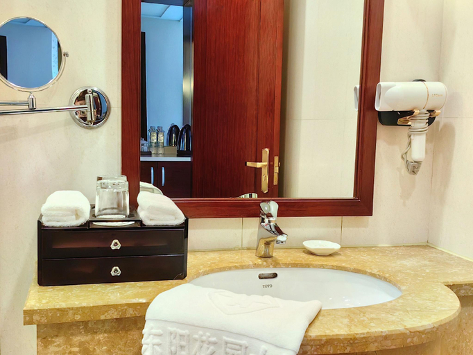Bathroom 3, Dongyang Garden Hotel, Jinhua