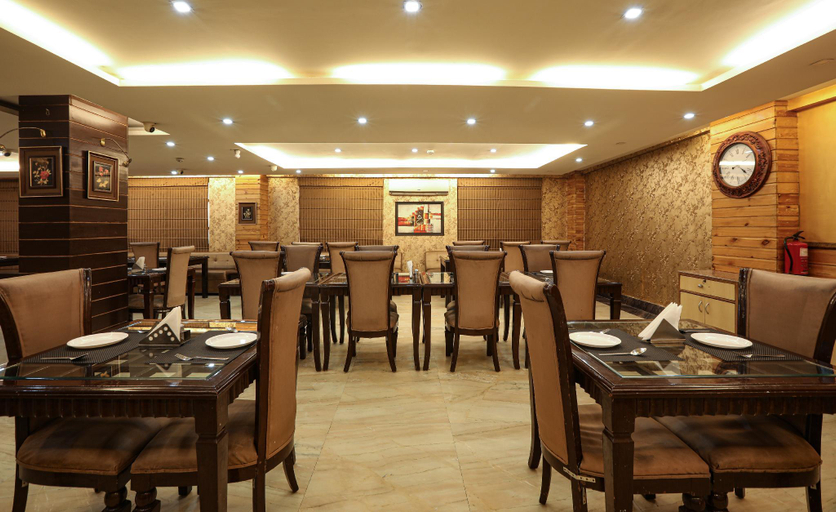 Food & Drinks 4, Le Grand Regency Hotel, Gautam Buddha Nagar
