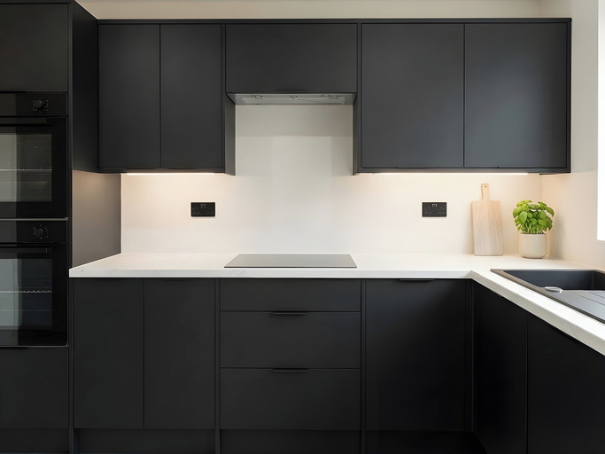 Private kitchen 5, House Sleeps 6 With Patio, Cardiff