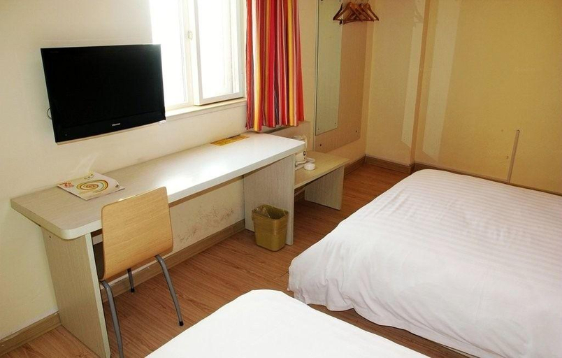 Bedroom 2, 7 Days Inn Qingdao Haiyun'an Xinglong Road Branch, Qingdao