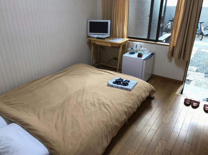 Bedroom 3, Minshuku Takenoya, Naoshima