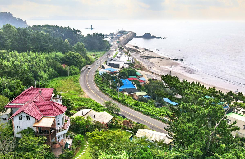 Others 3, Taean Padaya Pension, Taean