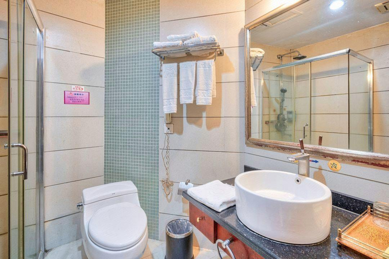 Bathroom 3, SINO EUROPE HOTEL, Dehong Dai and Jingpo