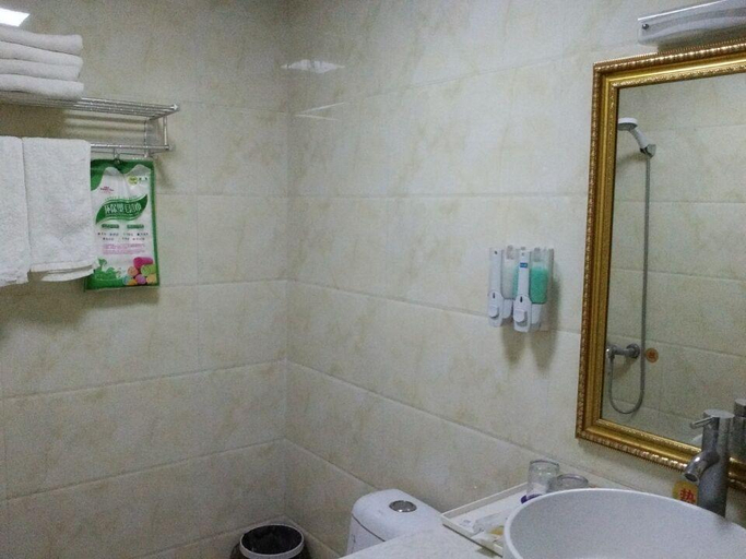 Bathroom 3, Base Area Business Hotel (Fengdu Ghost Town), Chongqing