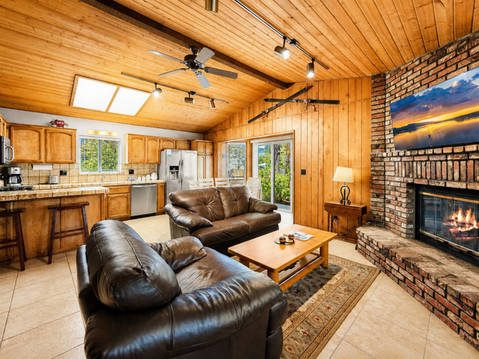Others 5, Cub Run Cabin, San Bernardino