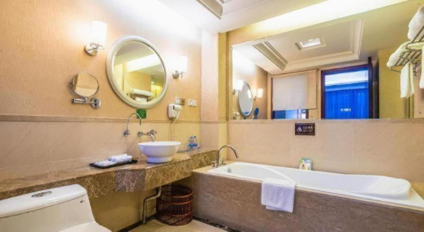 Bathroom, Hanyong Hotel Shajing Branch, Shenzhen