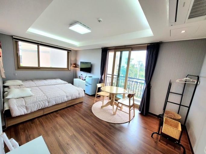 Bedroom 2, Jeju Hyeopjae Beach Pension, Jeju