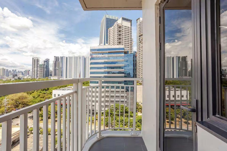Others 3, Deluxe Executive End Unit in Downtown Makati, Makati City