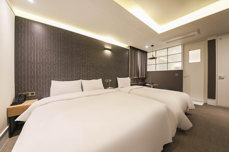 Bedroom 3, Jinju Hotel Ondo, Jinju