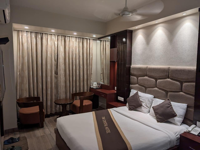 Room 4, The Crystal Chinar Park Kolkata Airport, North 24 Parganas