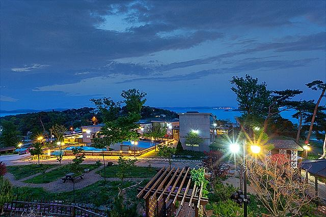 Others, Taean Somnium Tree Pension, Taean