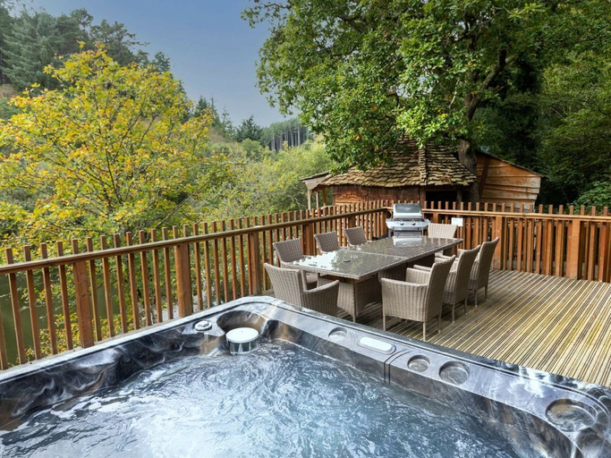 Interior 1, Deerpark Cornwall - Forest Holidays, Cornwall