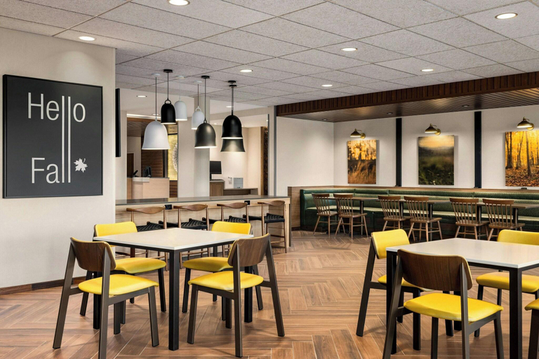 Food & Drinks 5, Fairfield by Marriott Inn & Suites Bethlehem PA, Northampton