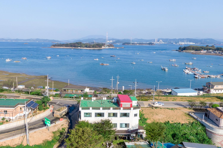 Others 4, Taean Wave Sound Pension, Taean