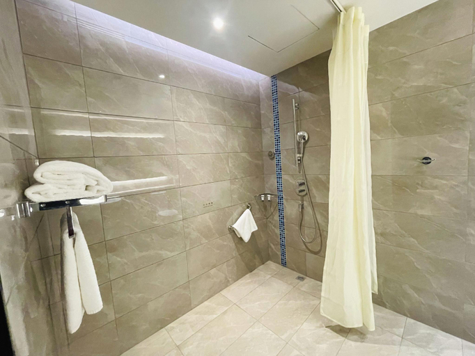 Bathroom 4, Tongxiang Yueyou Hotel, Jiaxing