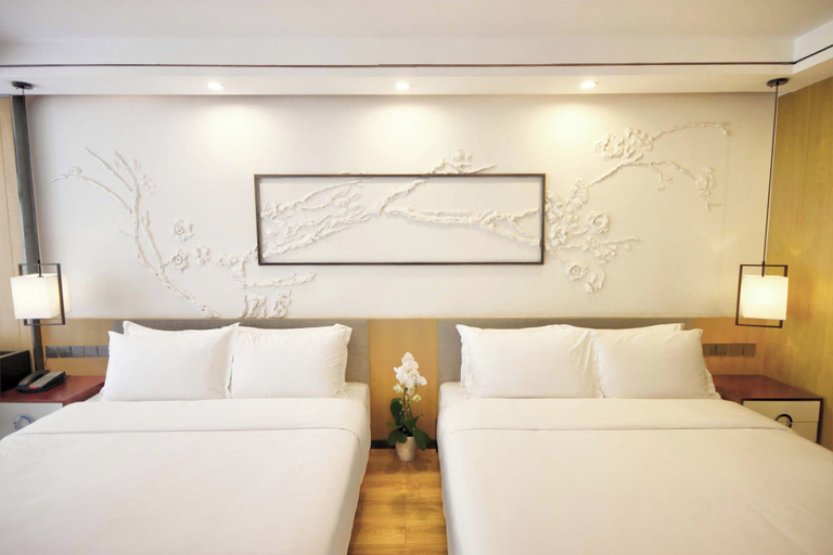 Room 2, Liangsu Shili Jiangshan Hotel, Guilin