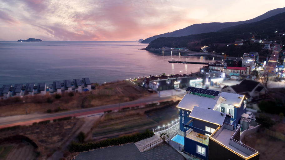 Others 2, Geoje Pension Blue Whale, Geoje