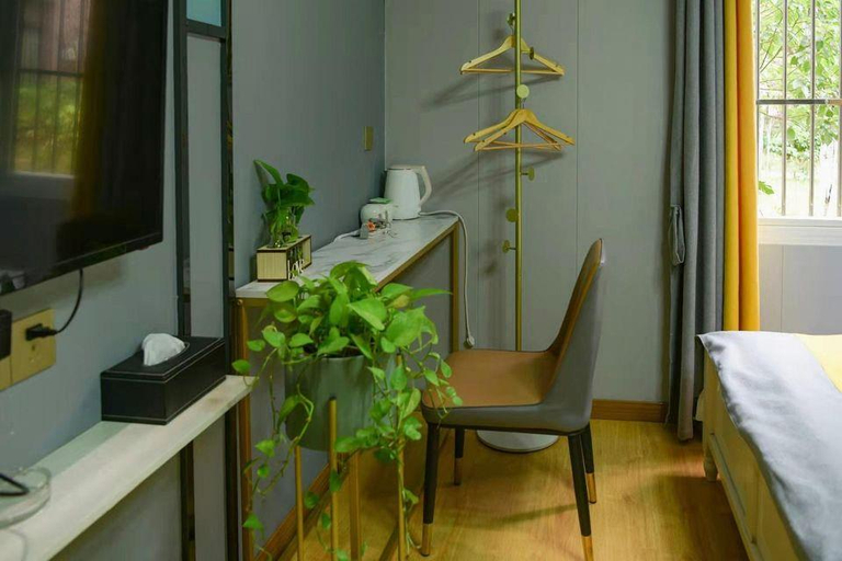 Bedroom 4, Yinglun Business Hotel, Chongqing