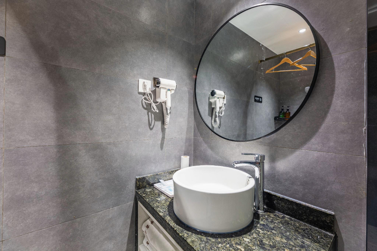 Bathroom 3, Xinmeng Hotel (Wuhan Liji North Road), Wuhan