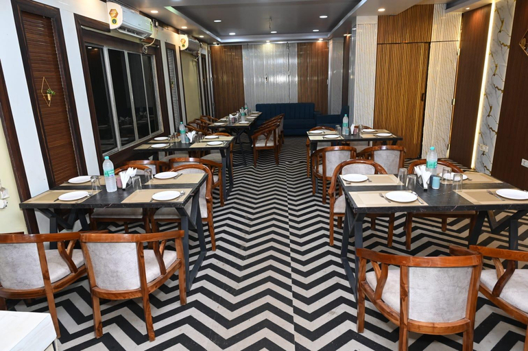 Food & Drinks 5, Hotel Meera Palace, Deoghar