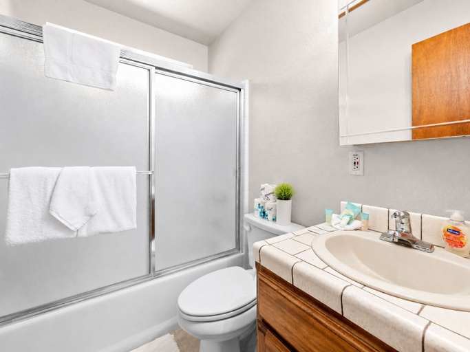 Bathroom 3, Cub Run Cabin, San Bernardino