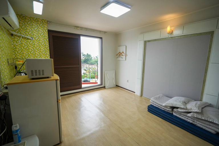 Bedroom 2, Buan Sanbada Pension, Buan