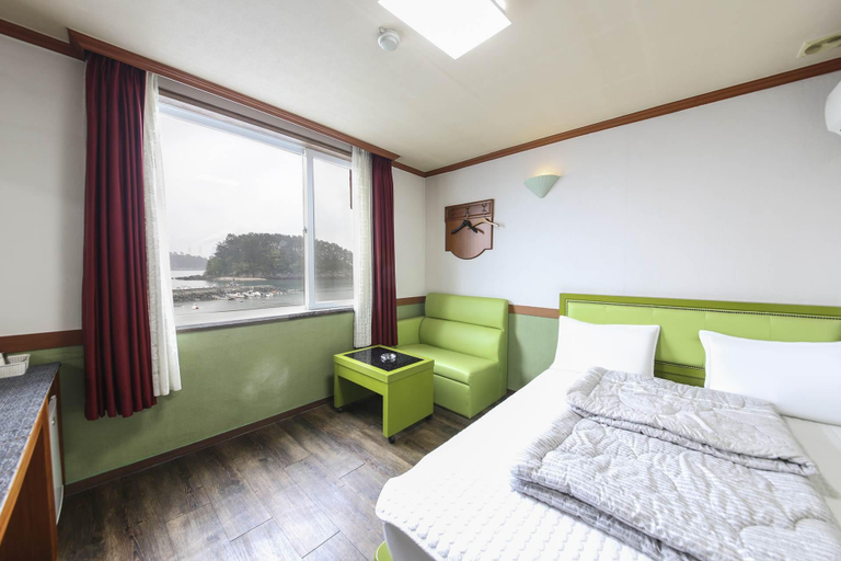Bedroom 4, Sacheon (Samcheonpo) Beach Villa, Sacheon