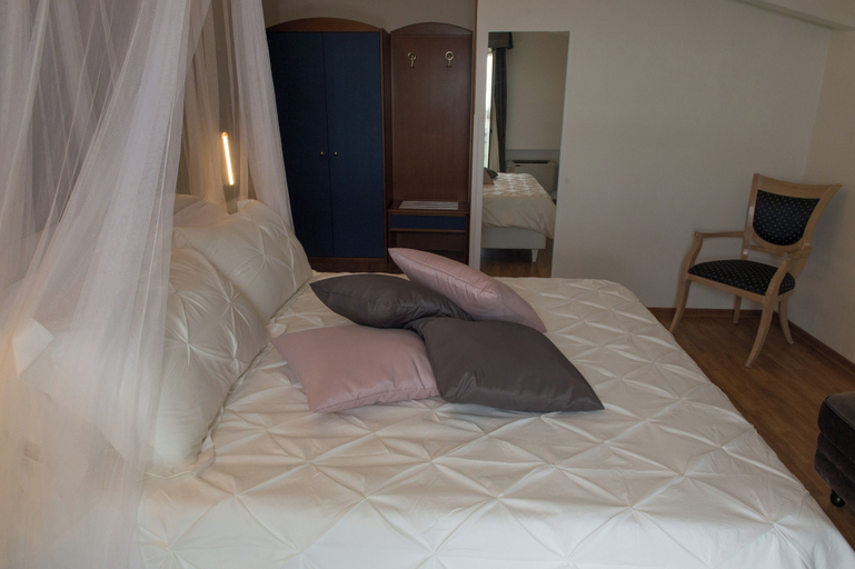 Room 4, LA GRIGLIA DI CASA NOSTRA SRL, Teramo
