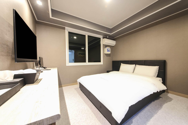 Bedroom 2, Cheongsong Baegunjang Motel, Cheongsong