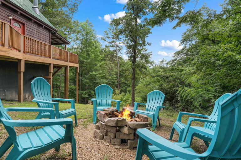Room 3, Starlit Ridge - Hot tub Fire Pit Mountain Views, Sevier