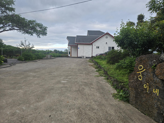 Exterior & Views 4, Jeju Woongine Pension, Jeju