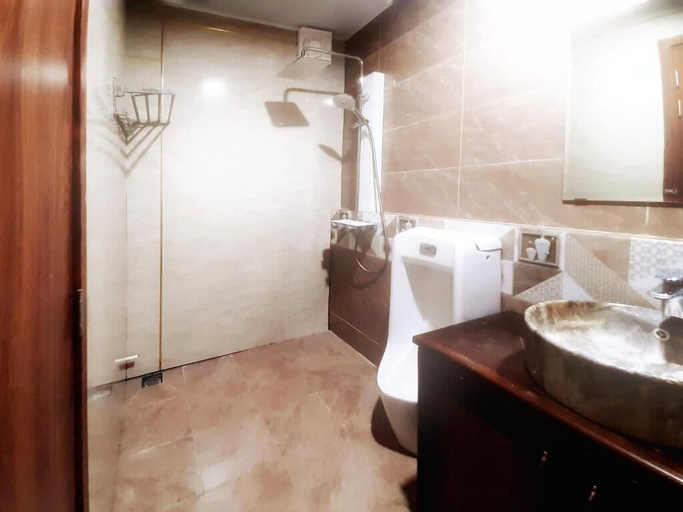 Bathroom 2, LANTANA Hue Homestay, Huế