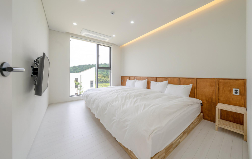 Bedroom 2, Gyeongju Beclassy Private Pool Villa Bomun Branch, Gyeongju