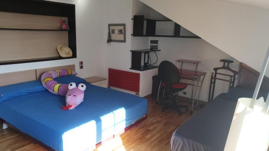 Bedroom 5, Casa Pinares, Madrid