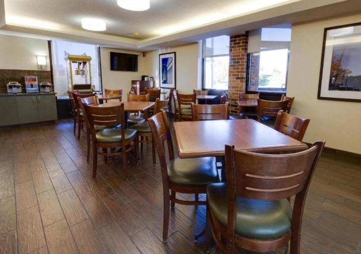 Food & Drinks 5, Wingate by Wyndham St. Louis/Fenton Route 66, Saint Louis