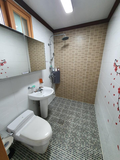 Bathroom 3, Uljin Sunrise Sea Pension, Uljin