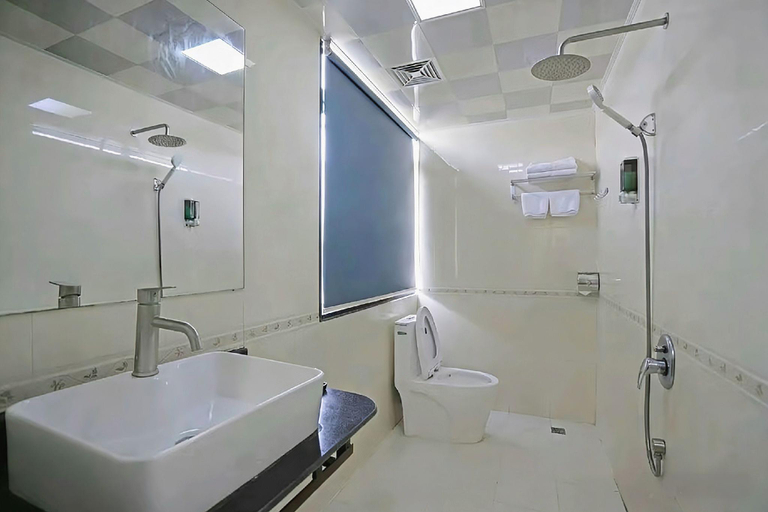 Bathroom 3, Huijia Fashion Hotel, Huizhou