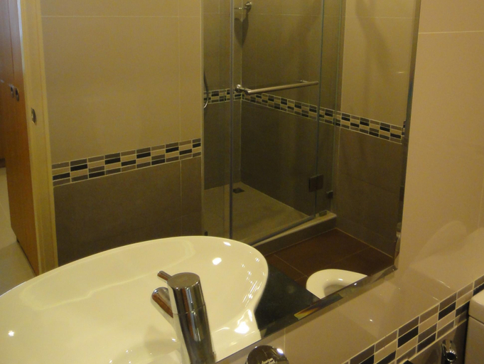 Bathroom 3, Aleaf Bangkok Hotel, Bang Kapi