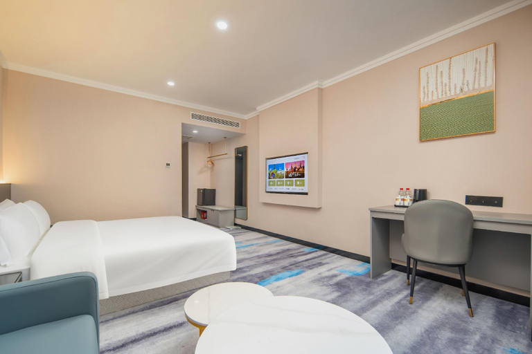 Bedroom 2, New Land Hotel, Wuhan