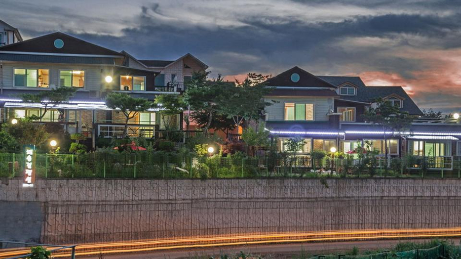 Exterior & Views 2, Daebudo Haesolgil Pension, Hwaseong