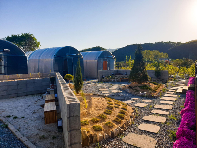 Others 3, Gapyeong Siganeul Damneun Gonggan Pension, Gapyeong
