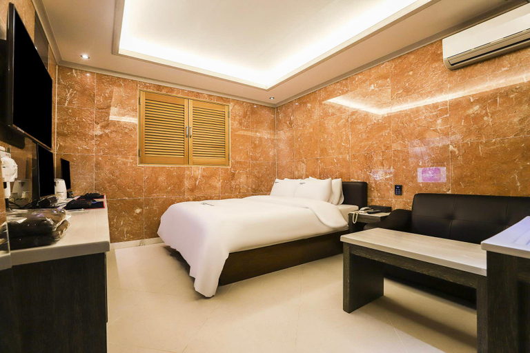 Bedroom 4, Sinrim Renaissance, Gwanak
