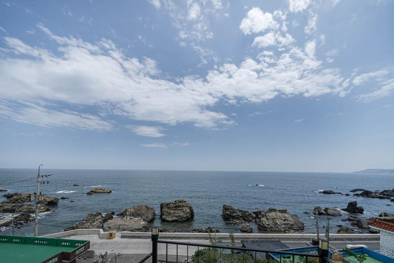 Others 2, Ulsan Star Pension, Gyeongju
