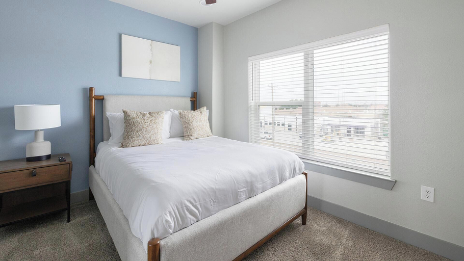 Room 5, Landing Amazing 1BD in Grand Prairie, Dallas