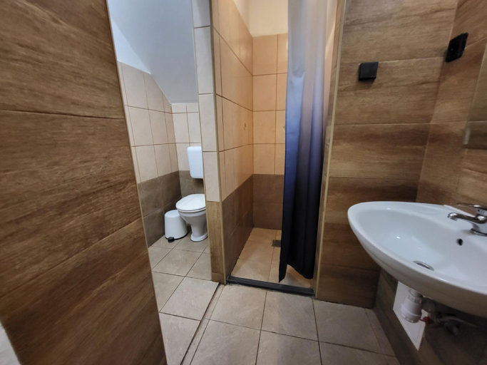 Bathroom 3, Casa Nora, Budapesti