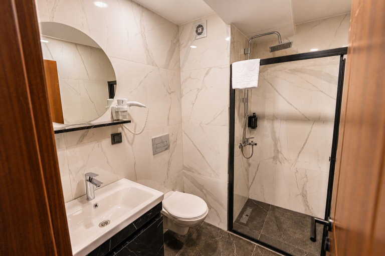 Bathroom 2, THE WISDOM HOTEL, Fatih